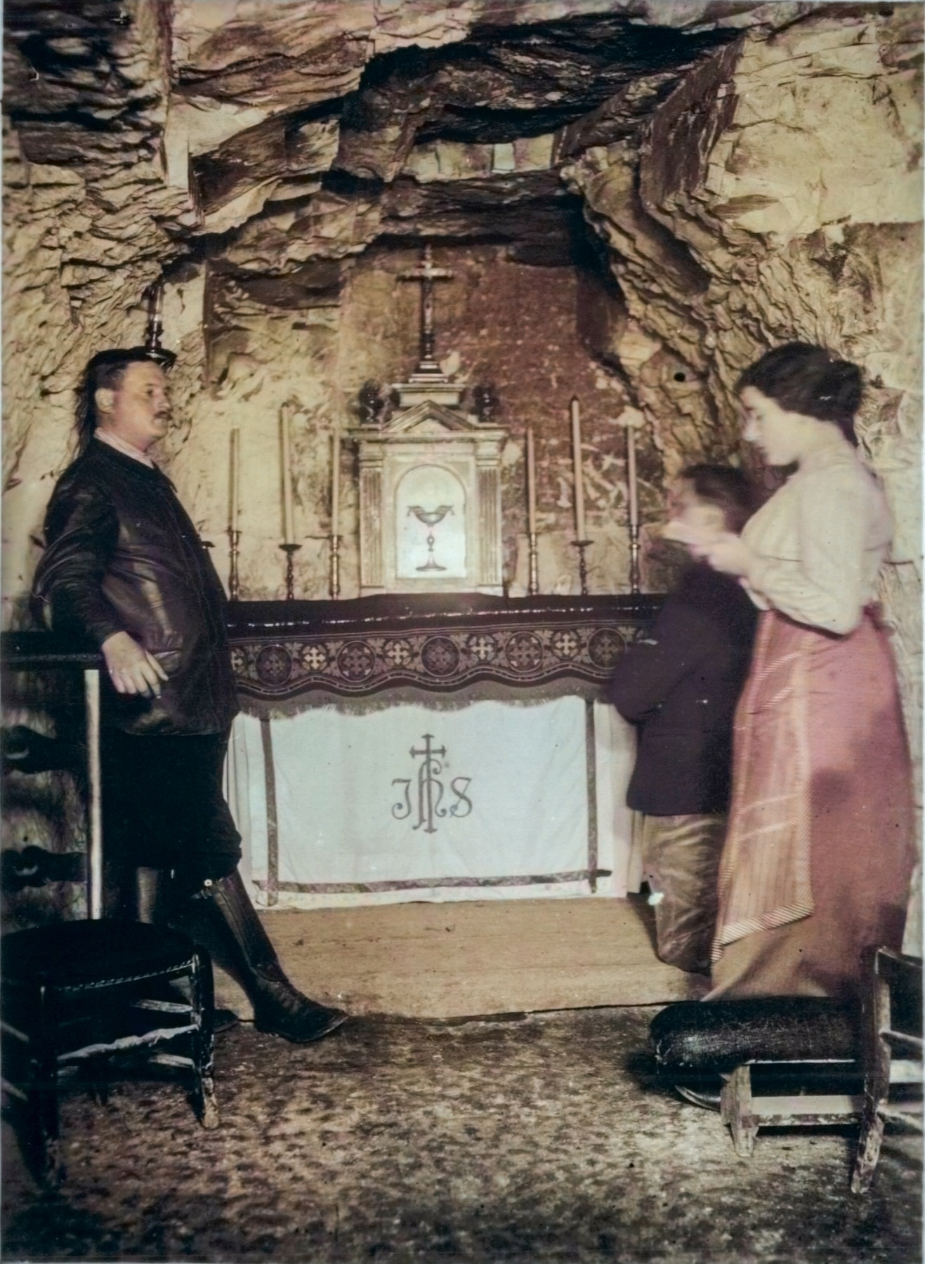 La chapelle dans les caves Janvier — 1915