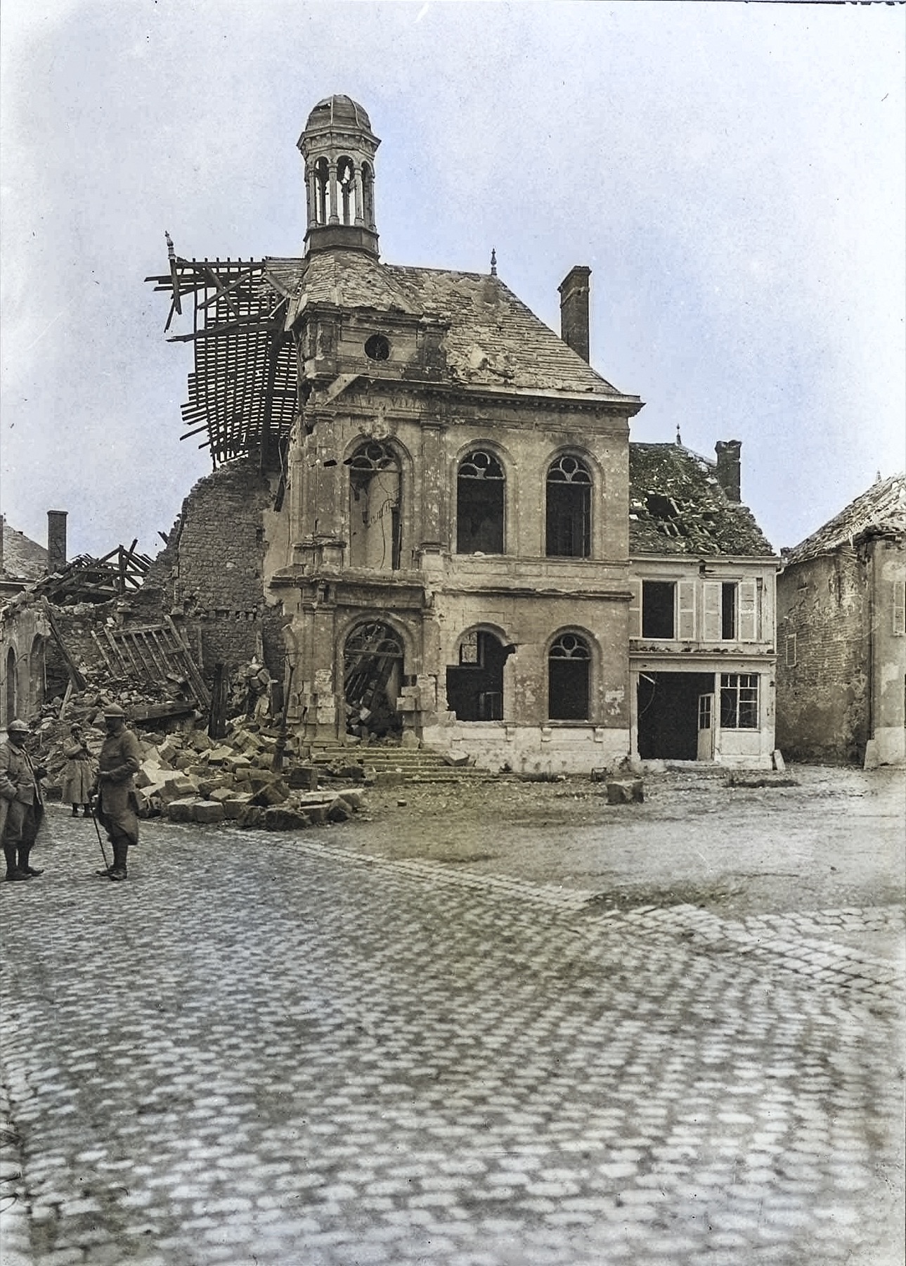 La mairie bombardée — 9 mars 1916