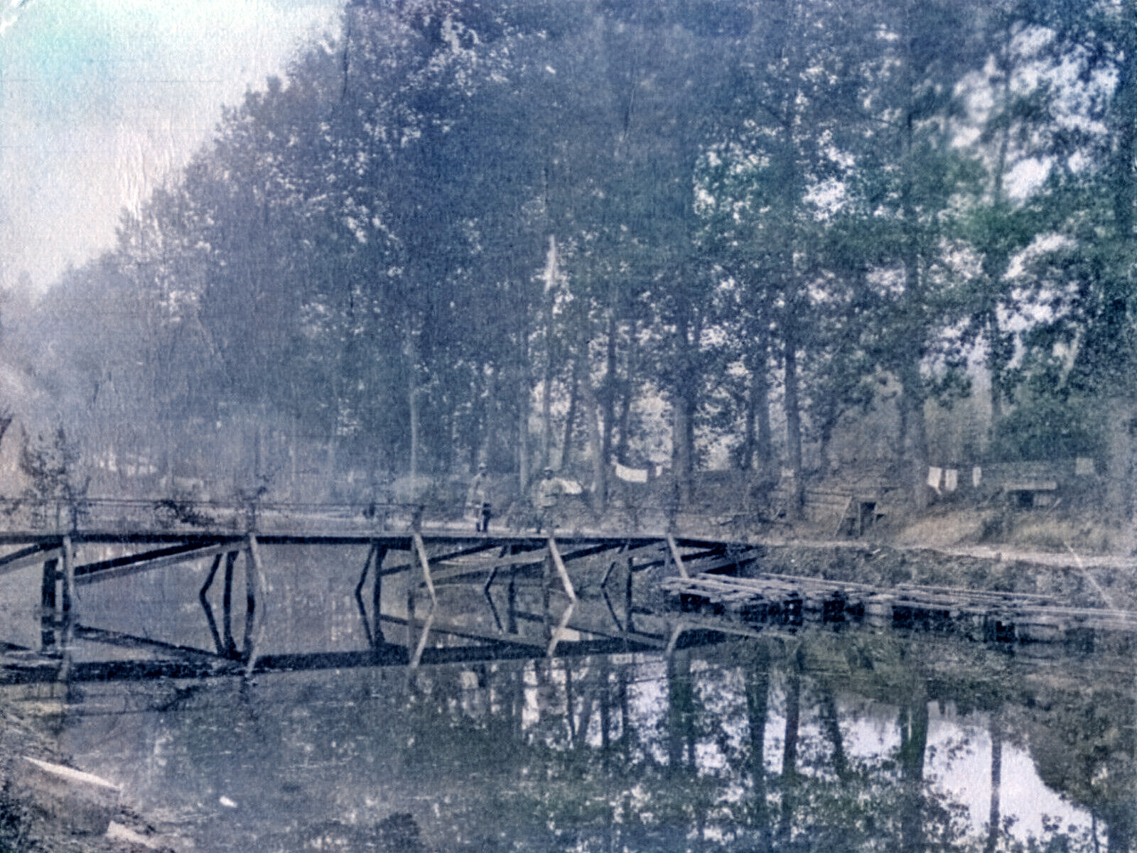 Une passerelle — lieu à préciser — 30 septembre 1915