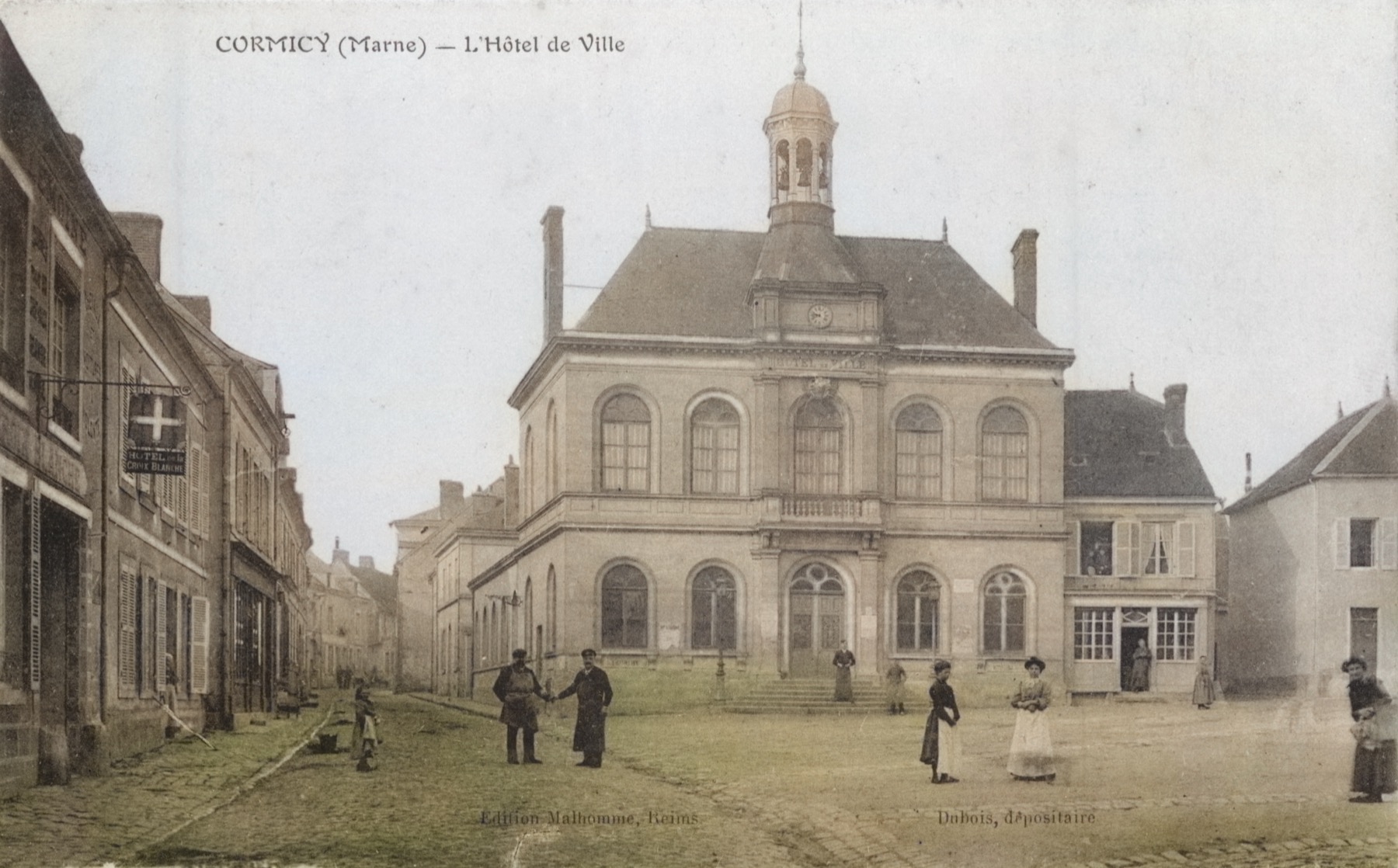 L’hôtel de ville et les habitants — 4 février 1906