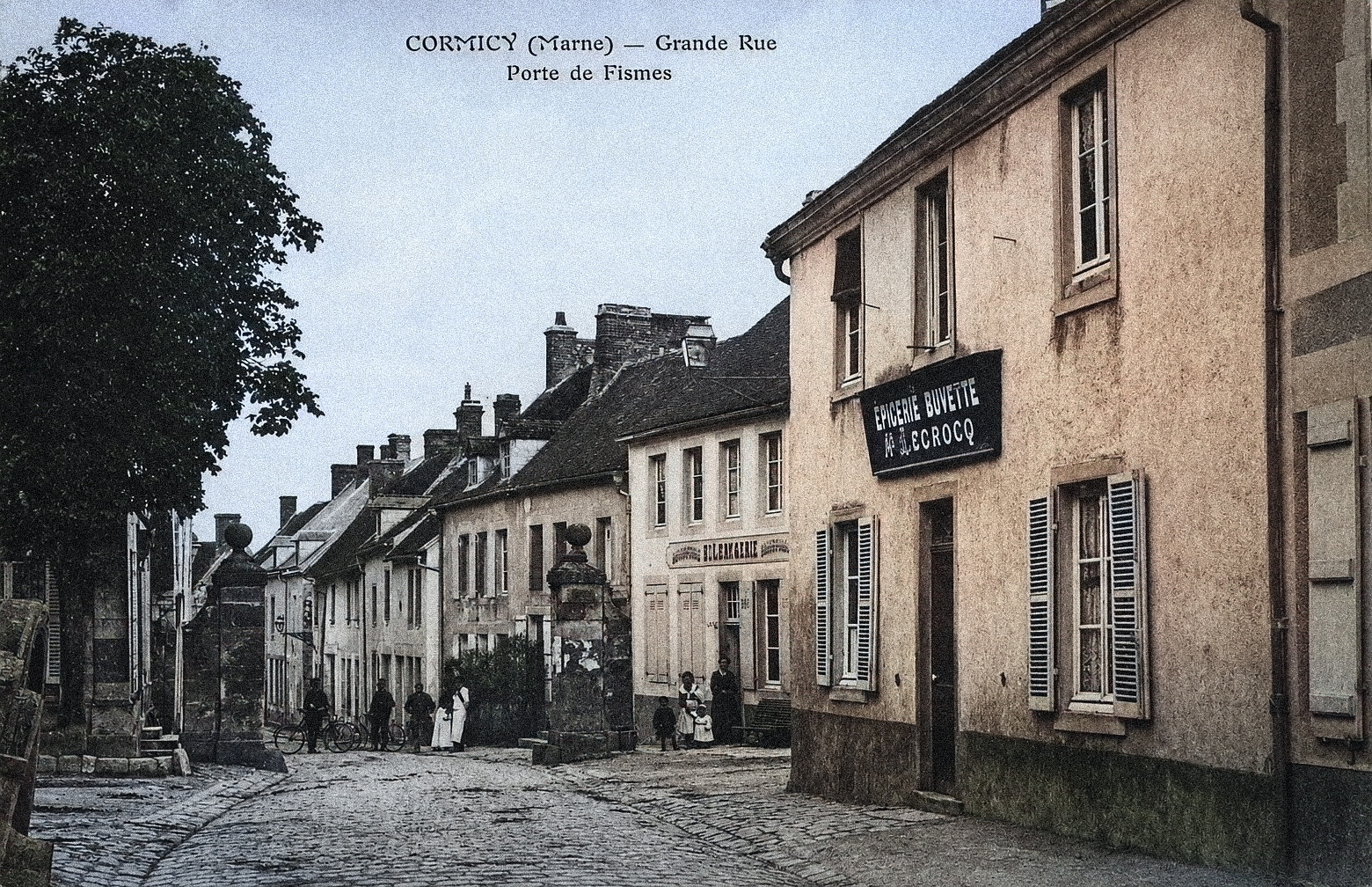 La Grande Rue et la porte de Fismes — mars 1906